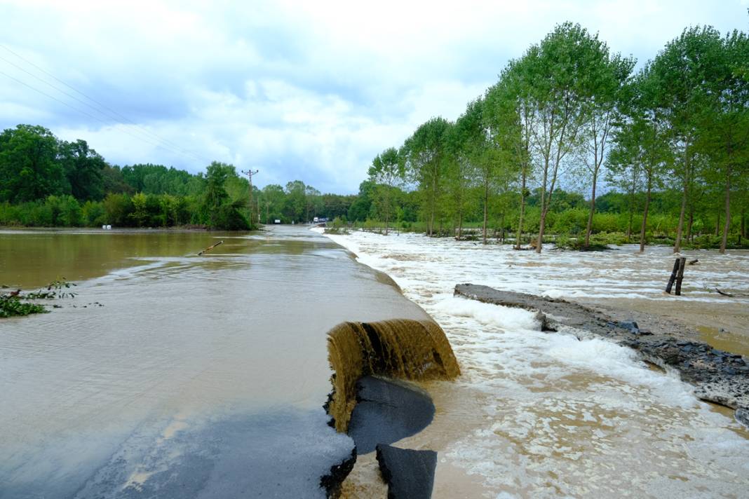 Kırklareli'de sel faciası: İki kişinin cansız bedenine ulaşıldı 4